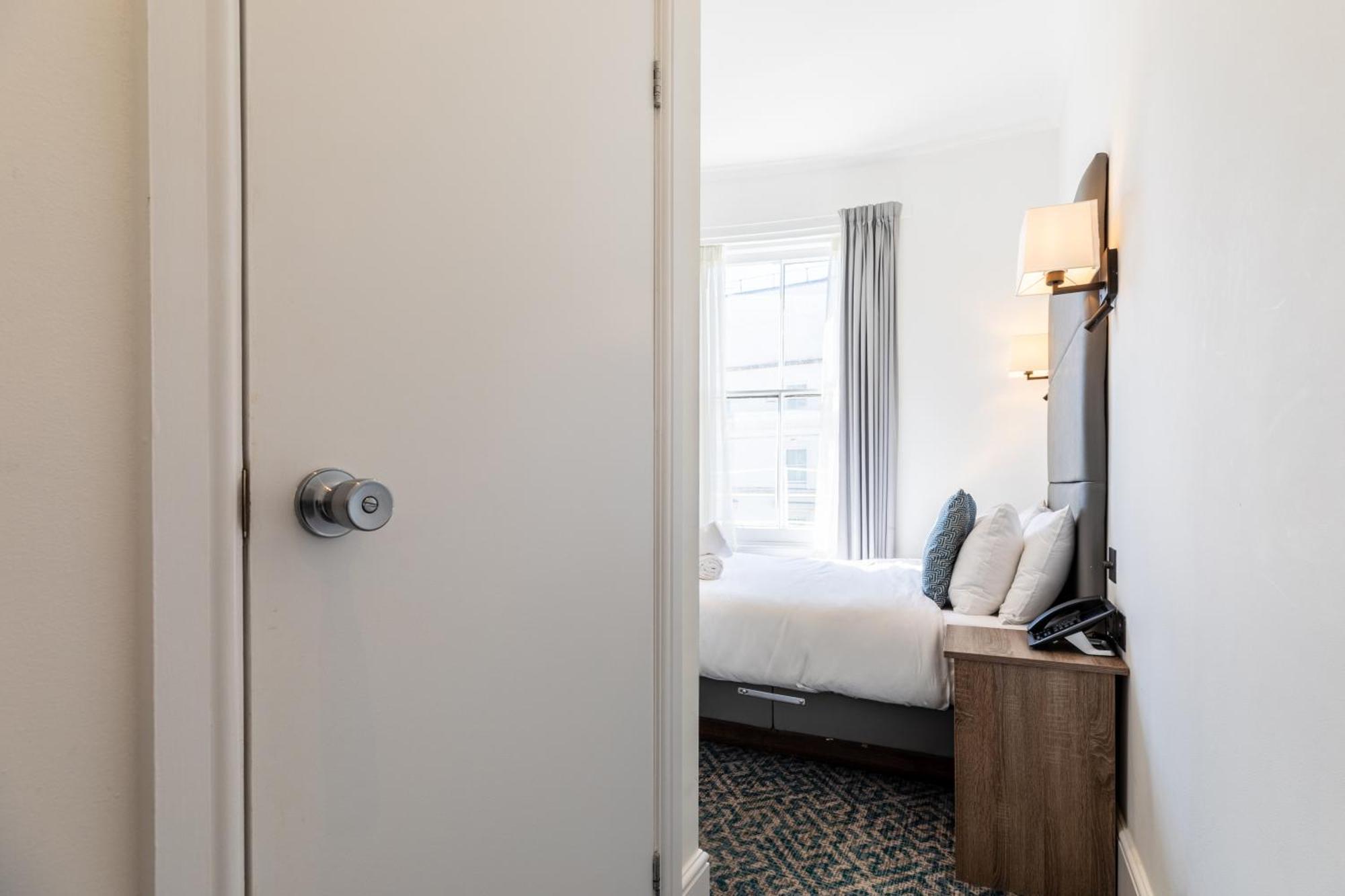 The Chapter Hotels - The J Hyde Park Лондон Екстер'єр фото